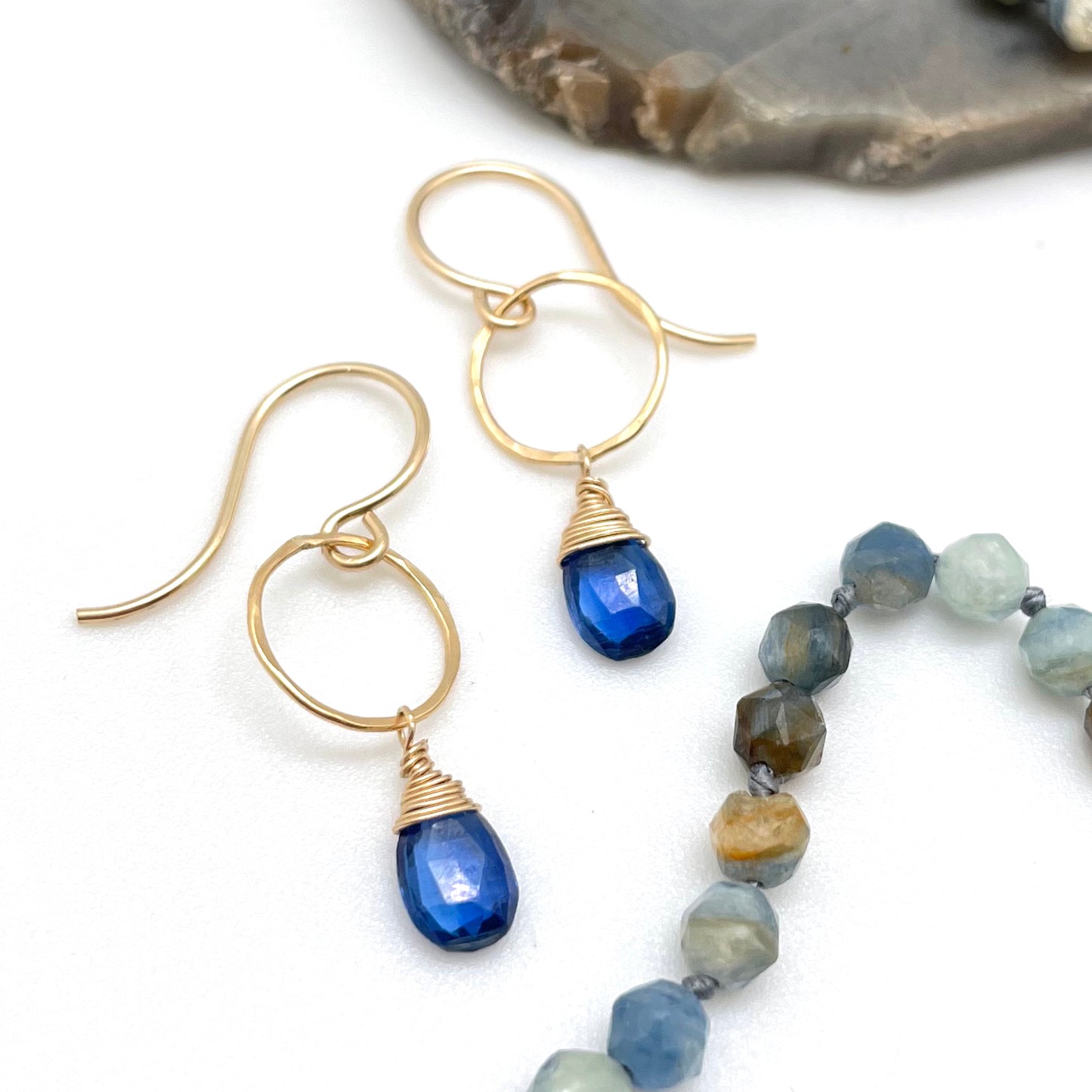 Gemstones: Queen of Casual