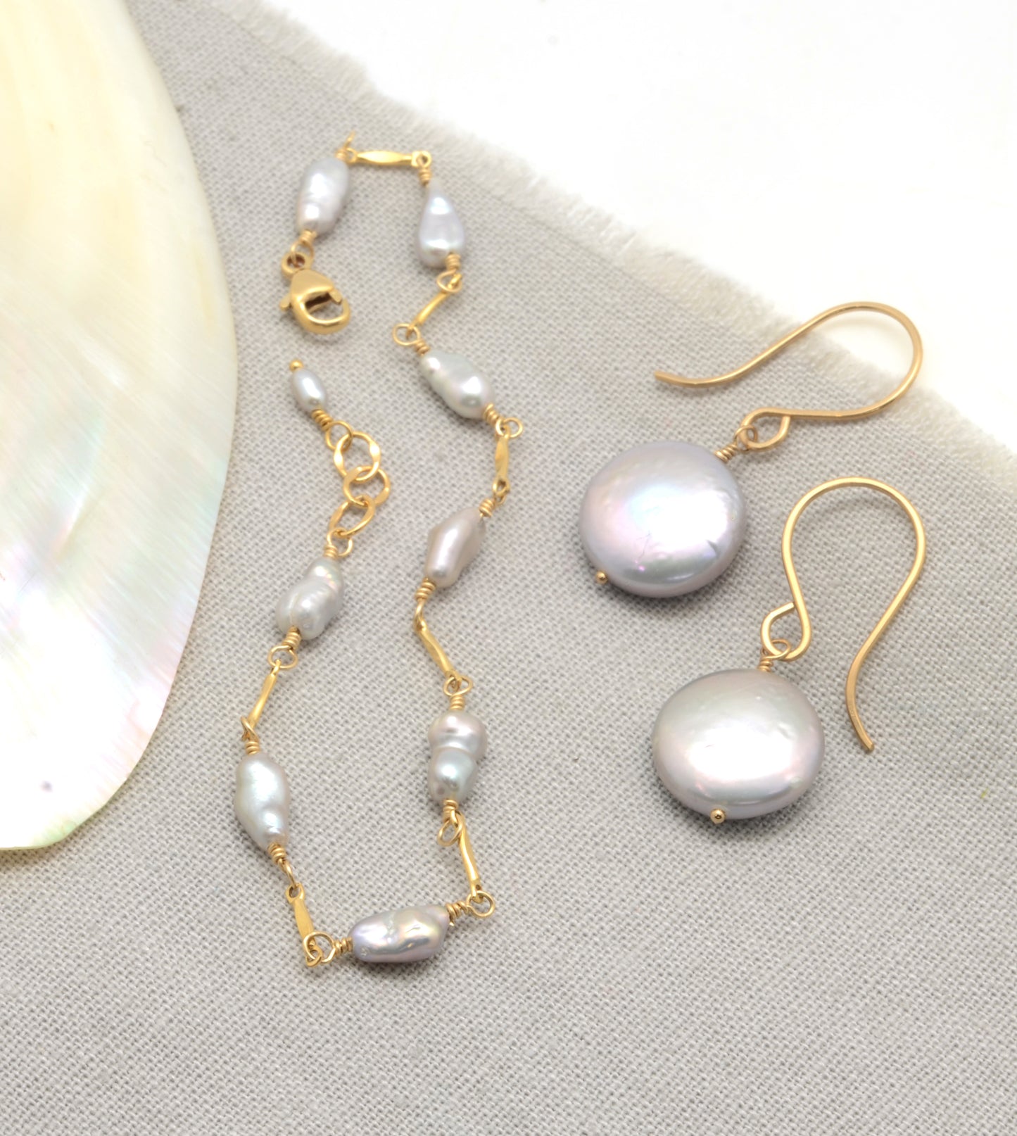 Sea Stones: Sylvia (Keshi Pearl Bracelet)