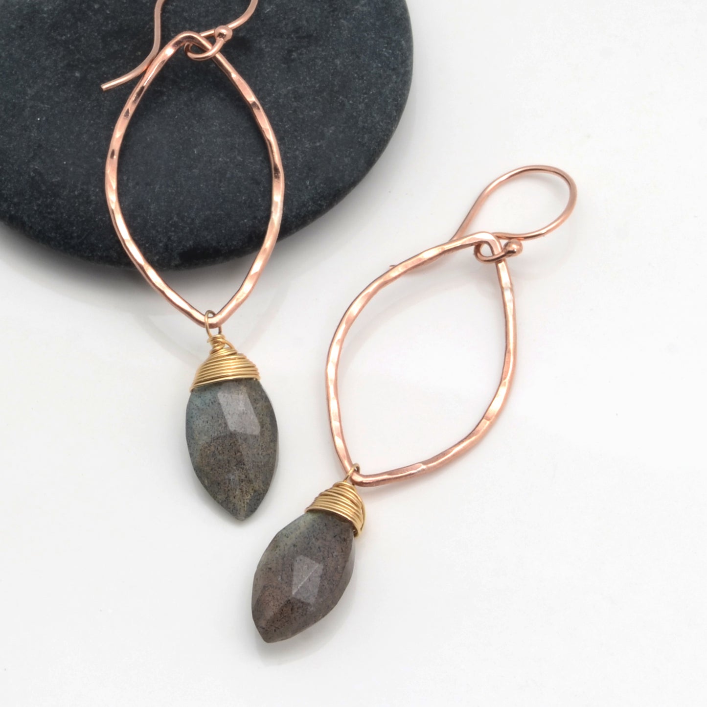 Povals: Labradorite