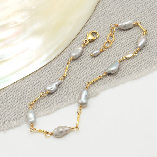 Sea Stones: Sylvia (Keshi Pearl Bracelet)